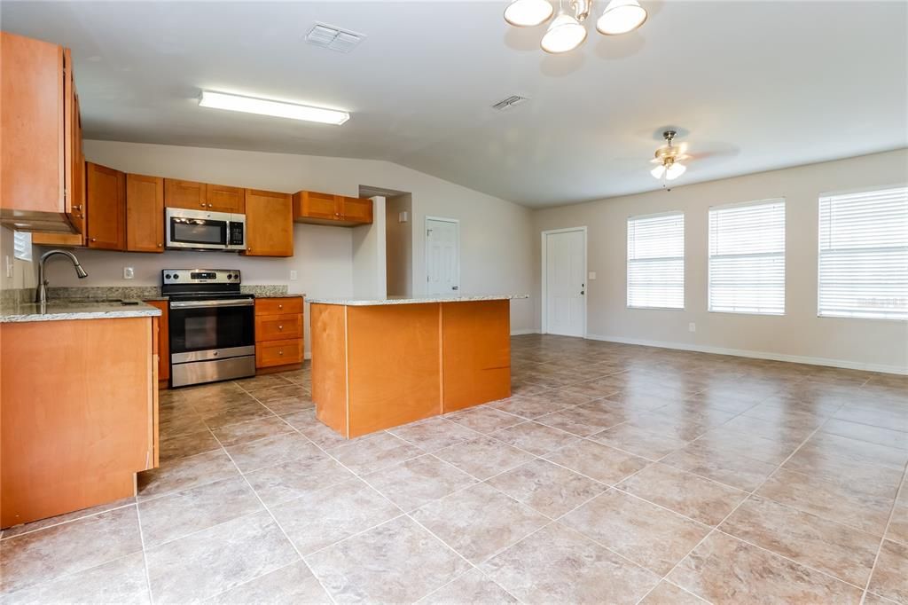 Recently Rented: $1,865 (3 beds, 2 baths, 1176 Square Feet)