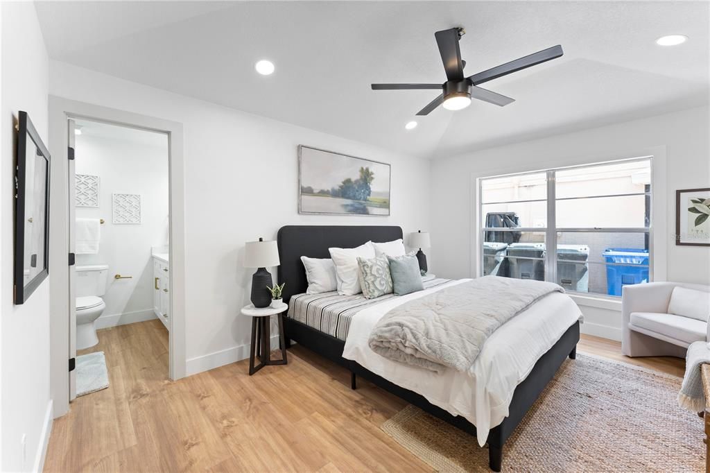 Active With Contract: $500,000 (3 beds, 2 baths, 1729 Square Feet)