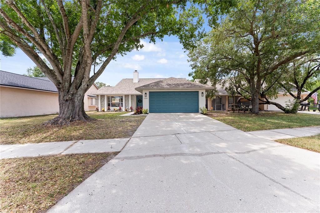 Active With Contract: $500,000 (3 beds, 2 baths, 1729 Square Feet)