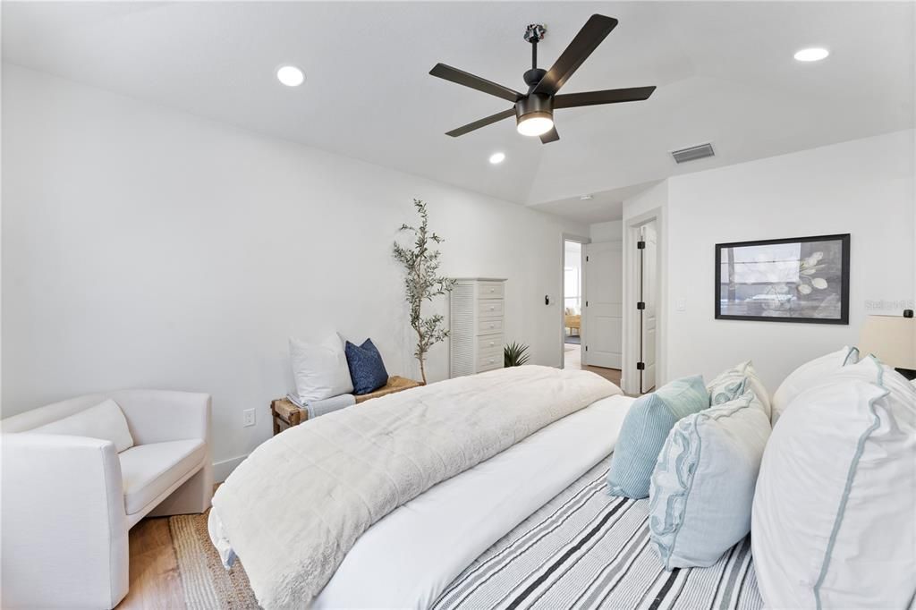 Active With Contract: $500,000 (3 beds, 2 baths, 1729 Square Feet)