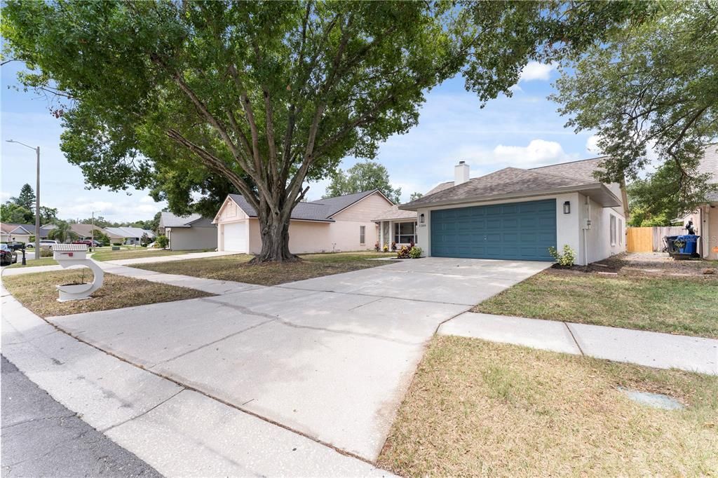 Active With Contract: $500,000 (3 beds, 2 baths, 1729 Square Feet)