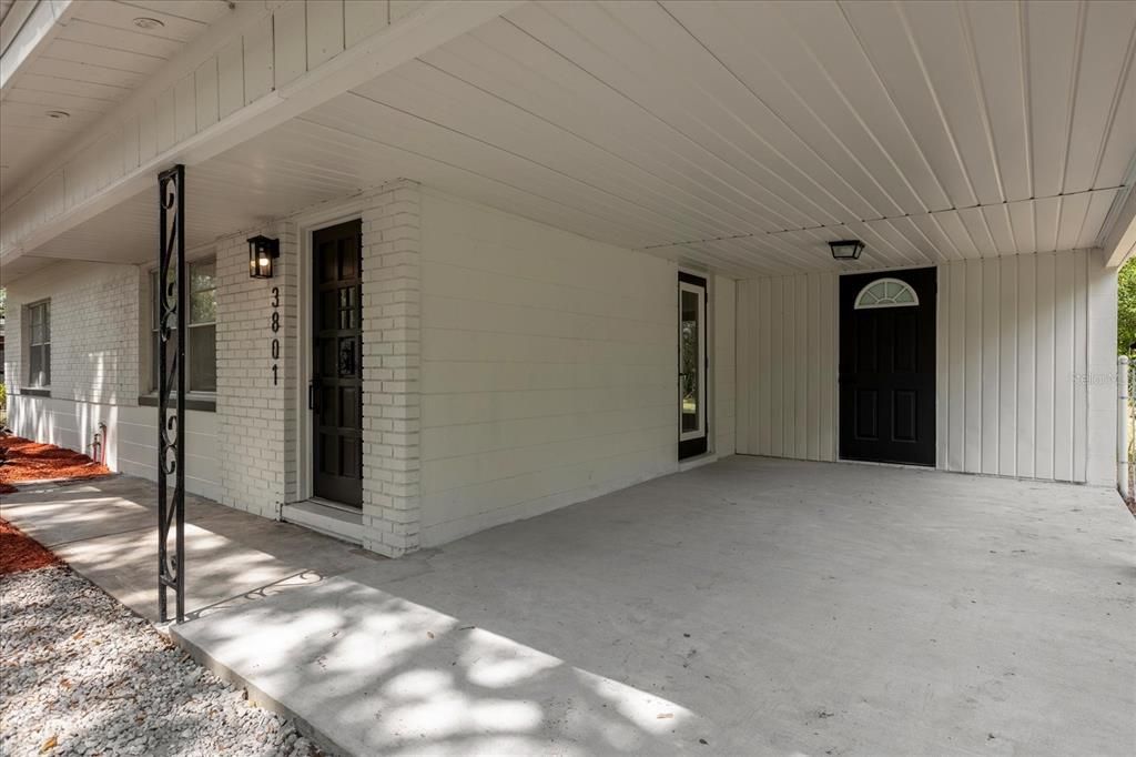 Active With Contract: $249,900 (2 beds, 1 baths, 828 Square Feet)