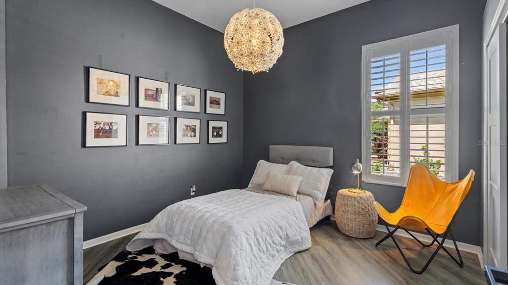 Active With Contract: $900,000 (5 beds, 3 baths, 3237 Square Feet)