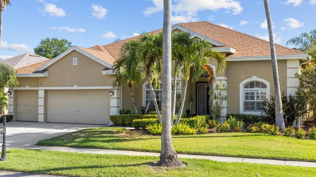 Active With Contract: $900,000 (5 beds, 3 baths, 3237 Square Feet)