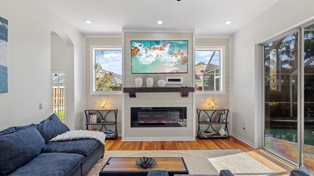 Active With Contract: $900,000 (5 beds, 3 baths, 3237 Square Feet)