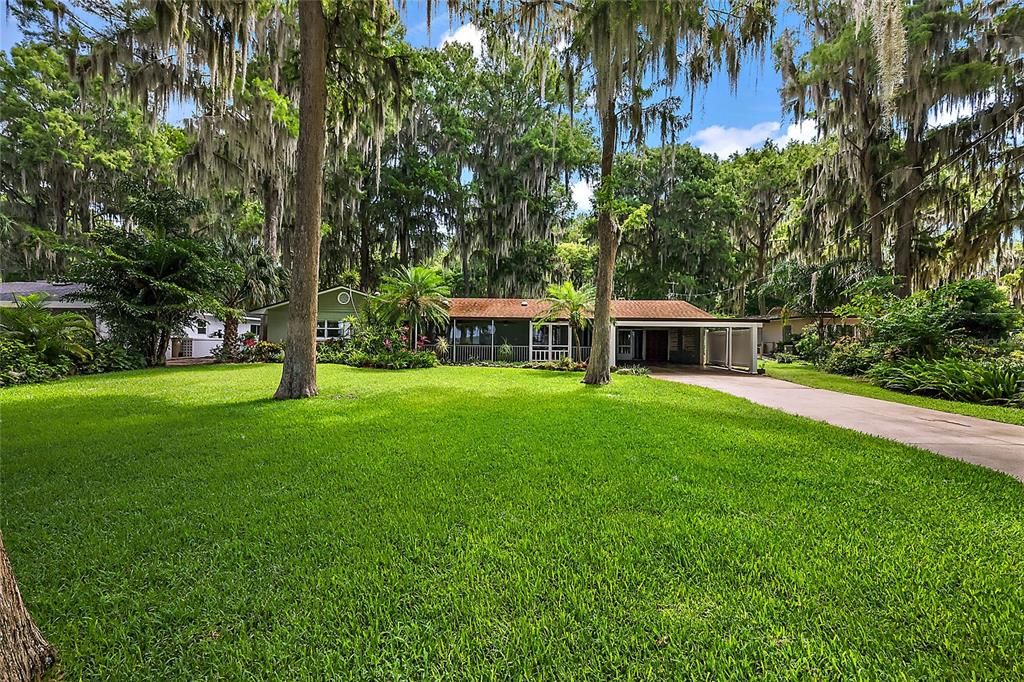 For Sale: $850,000 (3 beds, 3 baths, 1900 Square Feet)