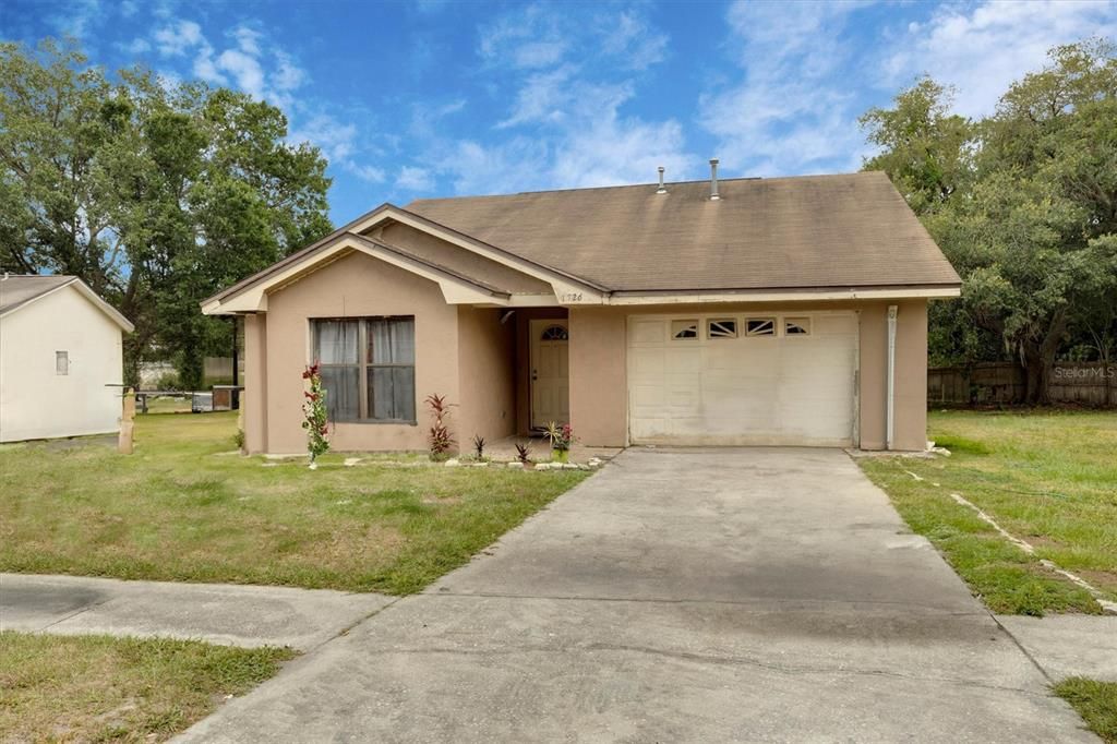 For Sale: $220,000 (3 beds, 2 baths, 1376 Square Feet)