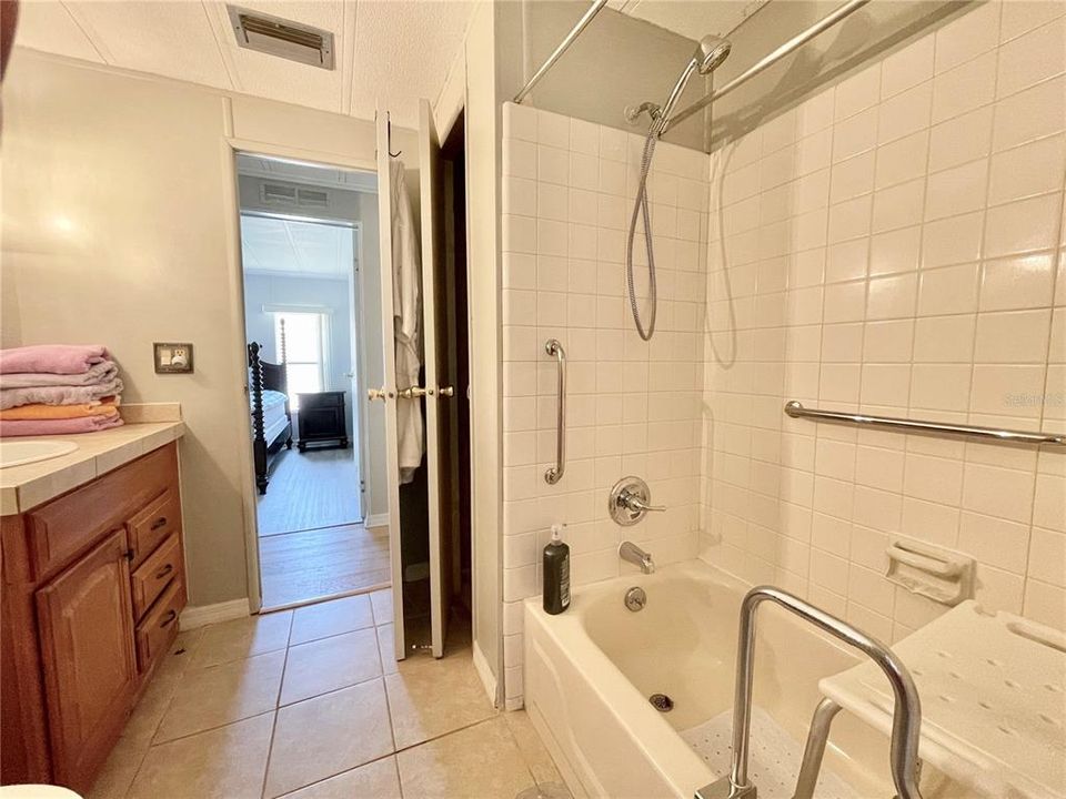 For Sale: $158,000 (2 beds, 2 baths, 1152 Square Feet)