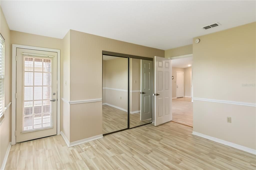 Active With Contract: $249,900 (2 beds, 2 baths, 1148 Square Feet)