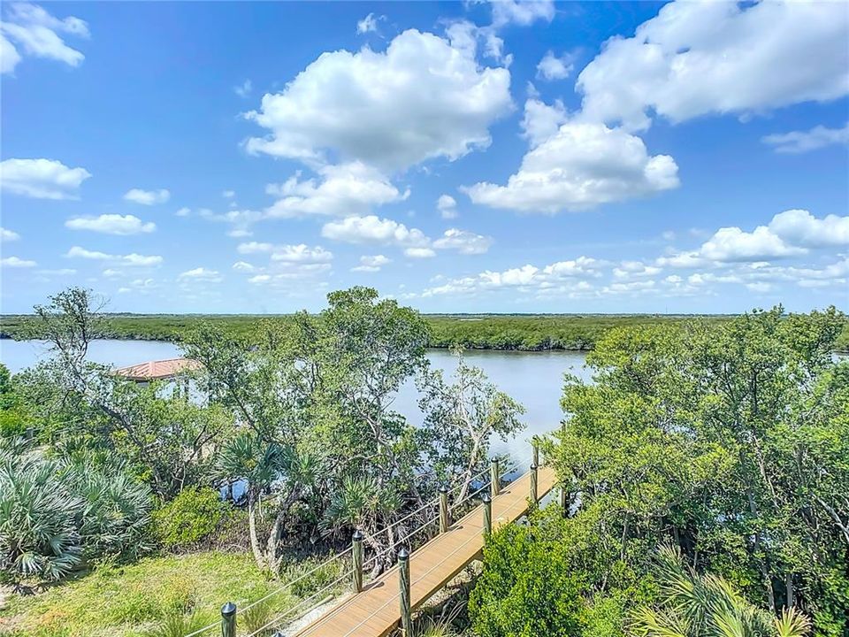 For Sale: $1,750,000 (3 beds, 2 baths, 2125 Square Feet)