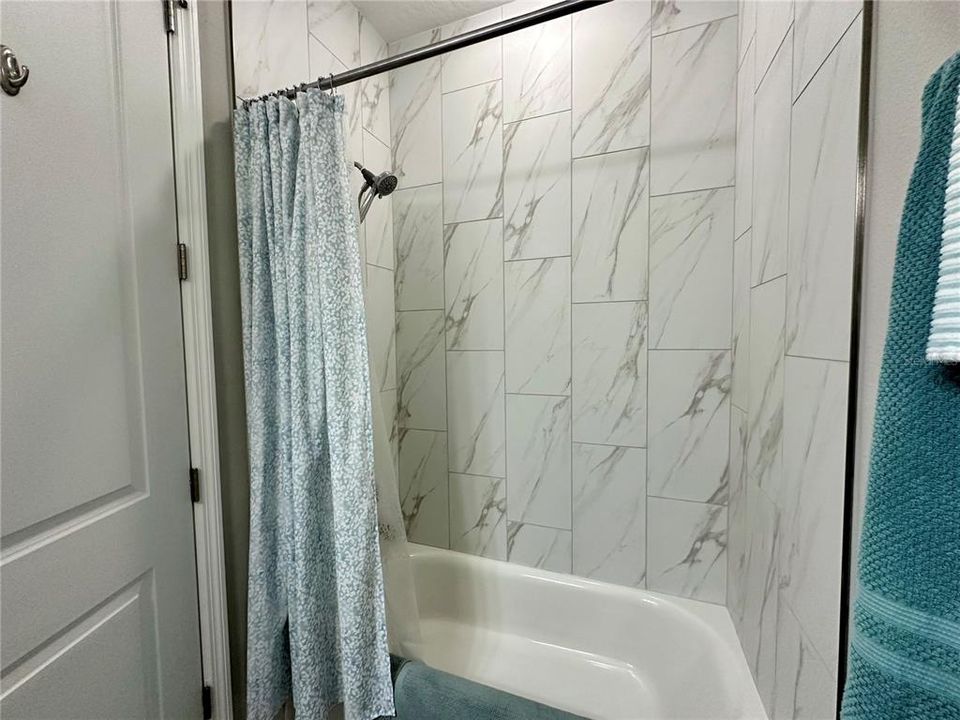 Bath 2 Tub-Shower