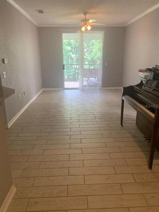 For Rent: $1,800 (3 beds, 2 baths, 1309 Square Feet)