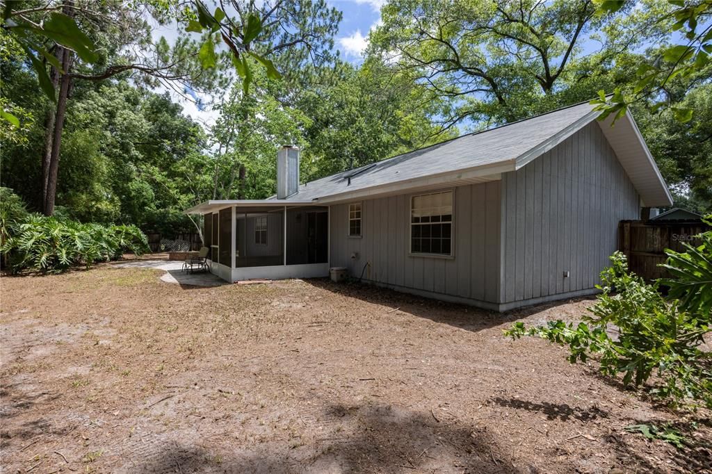 For Sale: $300,000 (3 beds, 2 baths, 1166 Square Feet)