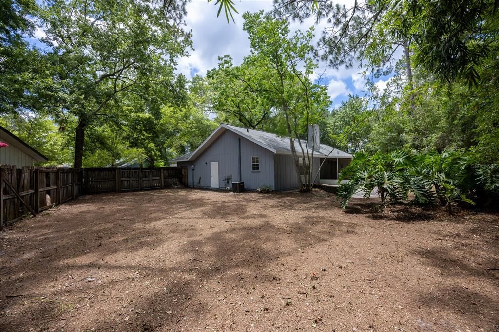 For Sale: $300,000 (3 beds, 2 baths, 1166 Square Feet)