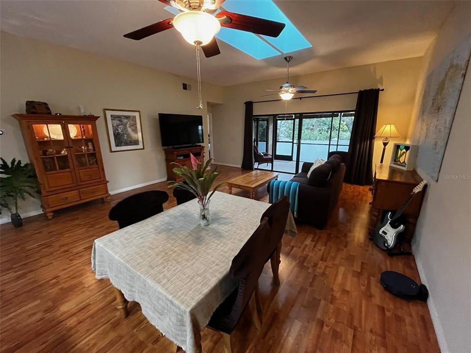 Active With Contract: $2,700 (3 beds, 2 baths, 1598 Square Feet)