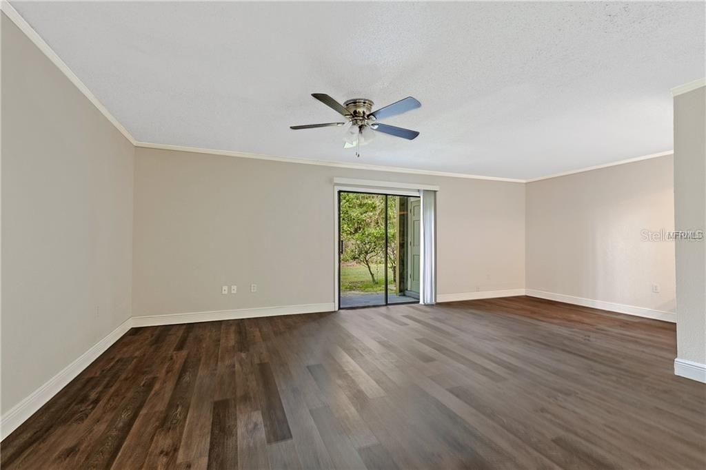 Active With Contract: $117,700 (1 beds, 1 baths, 785 Square Feet)