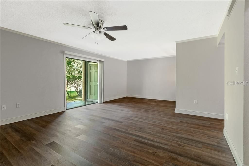Active With Contract: $117,700 (1 beds, 1 baths, 785 Square Feet)