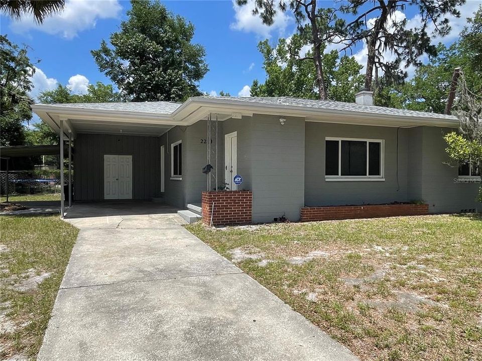 Recently Sold: $218,000 (3 beds, 1 baths, 1108 Square Feet)