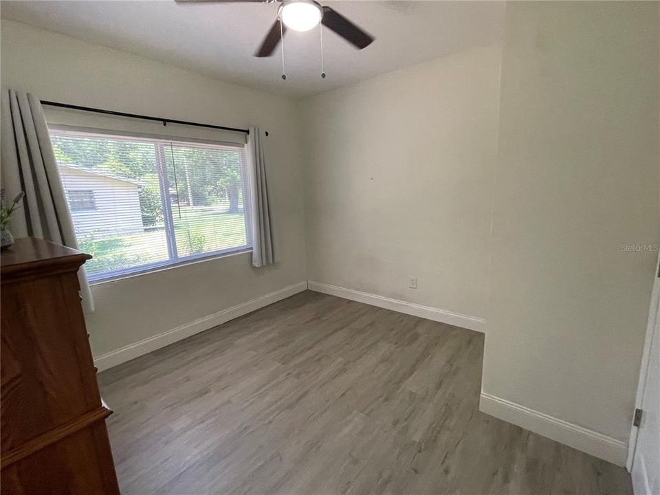 Recently Sold: $218,000 (3 beds, 1 baths, 1108 Square Feet)