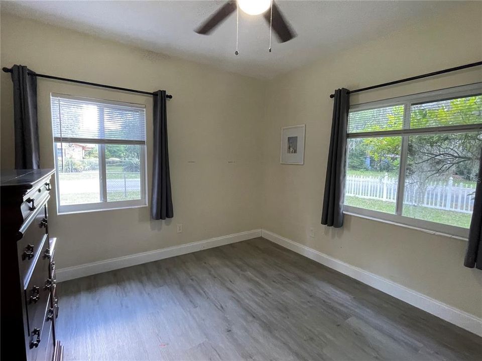 Recently Sold: $218,000 (3 beds, 1 baths, 1108 Square Feet)