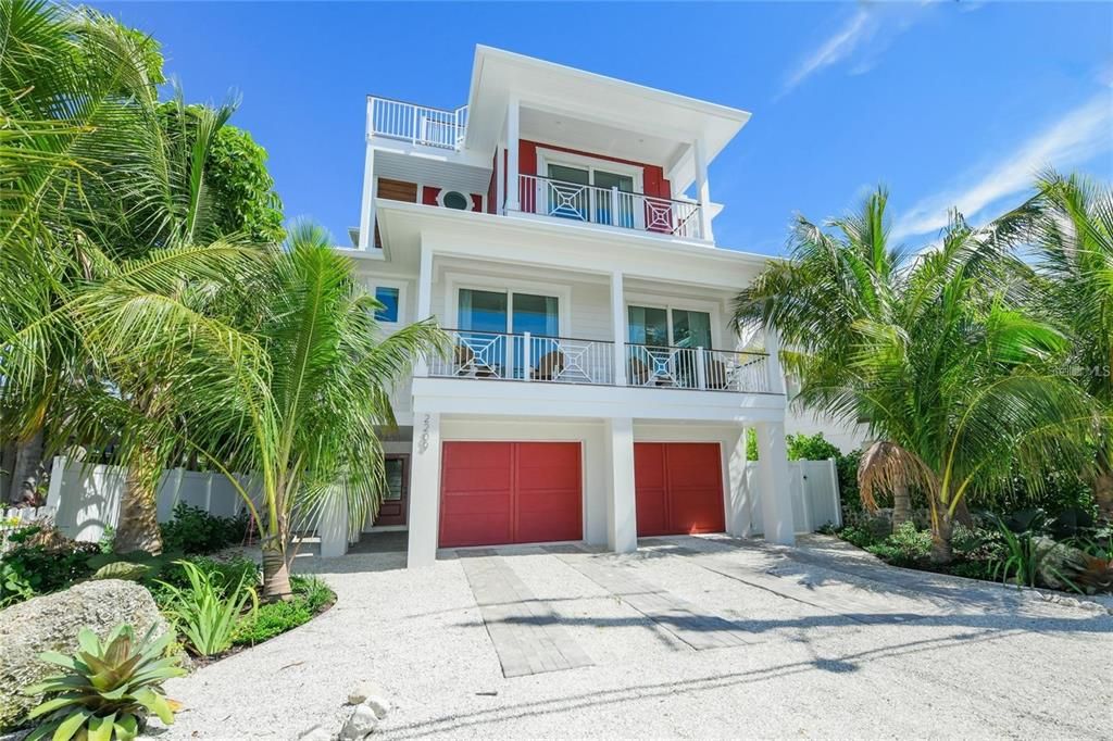 En Venta: $2,999,000 (5 camas, 5 baños, 2611 Pies cuadrados)