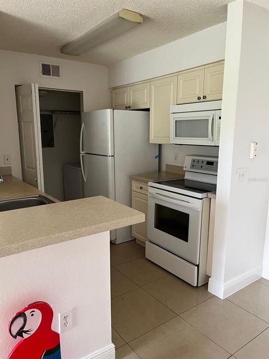 For Rent: $1,500 (1 beds, 1 baths, 733 Square Feet)
