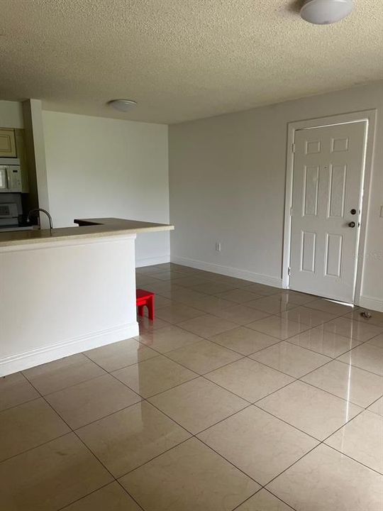 For Rent: $1,500 (1 beds, 1 baths, 733 Square Feet)