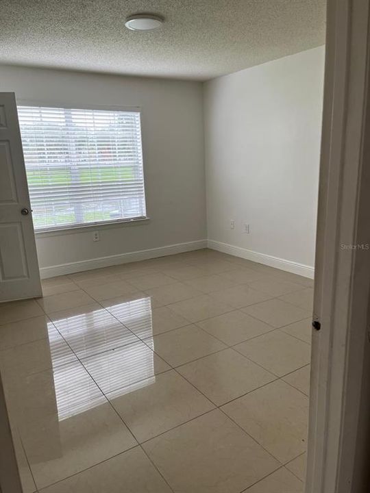 For Rent: $1,500 (1 beds, 1 baths, 733 Square Feet)