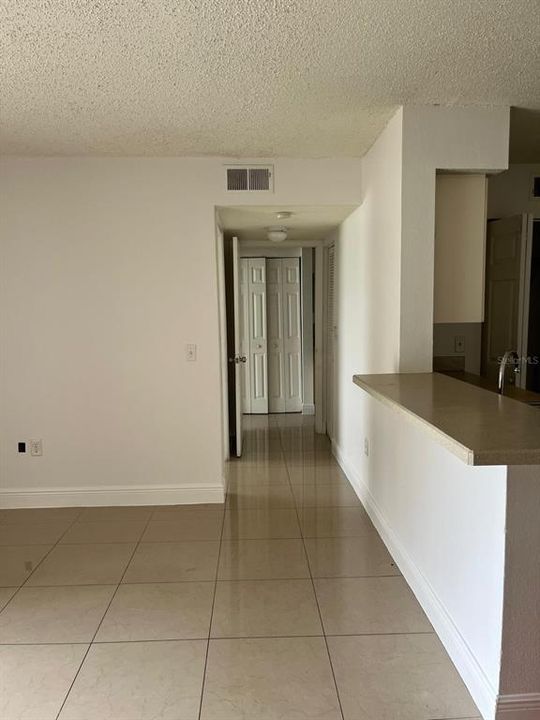 For Rent: $1,500 (1 beds, 1 baths, 733 Square Feet)