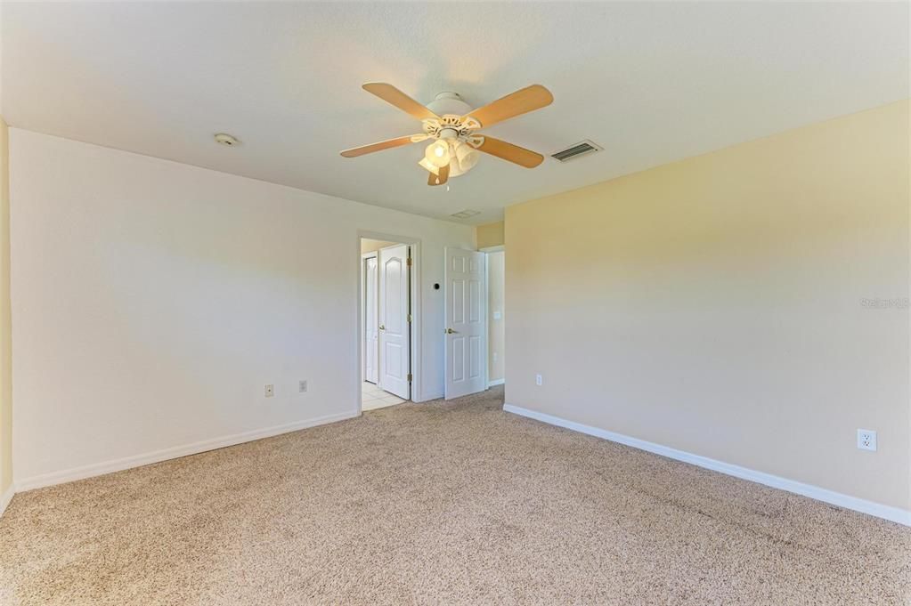 Active With Contract: $385,000 (3 beds, 2 baths, 1833 Square Feet)