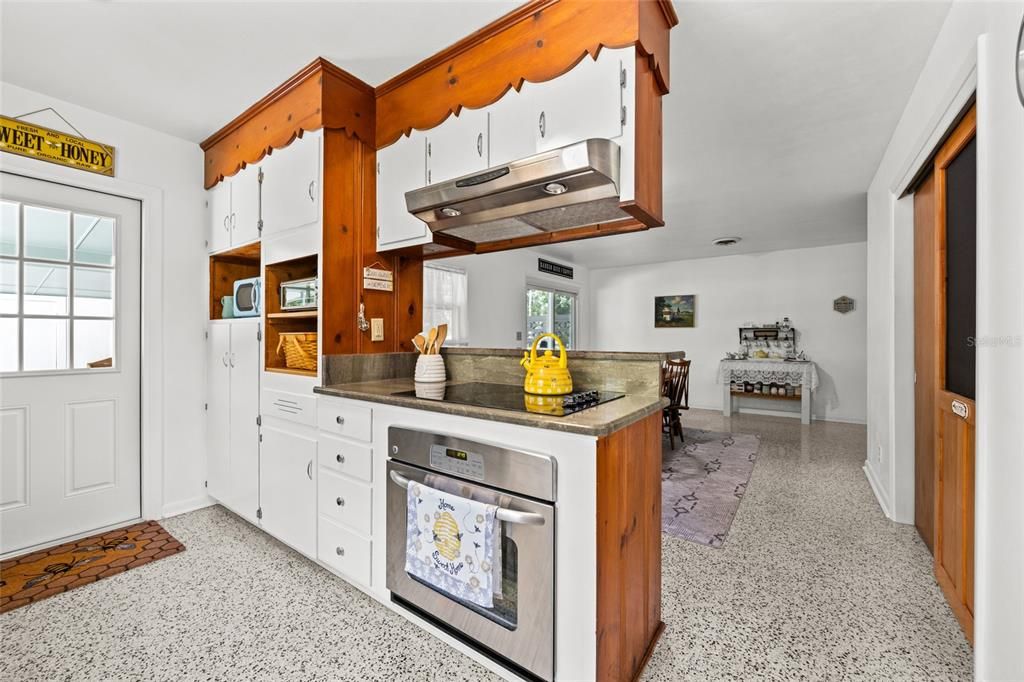 For Sale: $365,000 (3 beds, 2 baths, 1600 Square Feet)