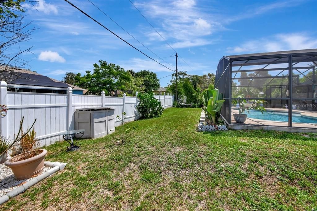 Active With Contract: $360,000 (3 beds, 2 baths, 1552 Square Feet)