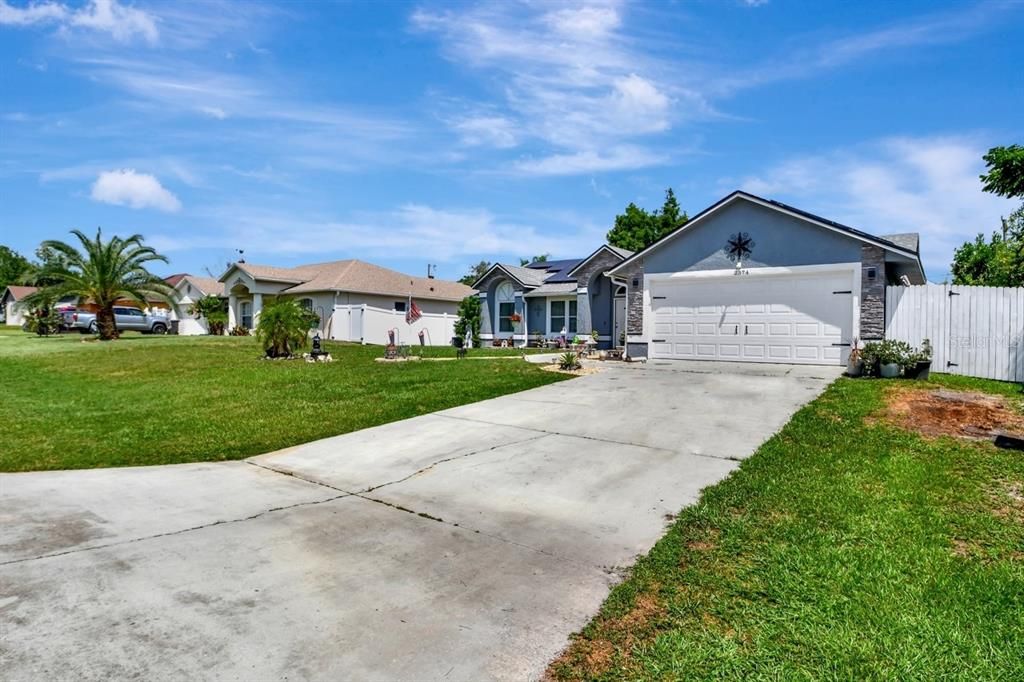 Active With Contract: $360,000 (3 beds, 2 baths, 1552 Square Feet)