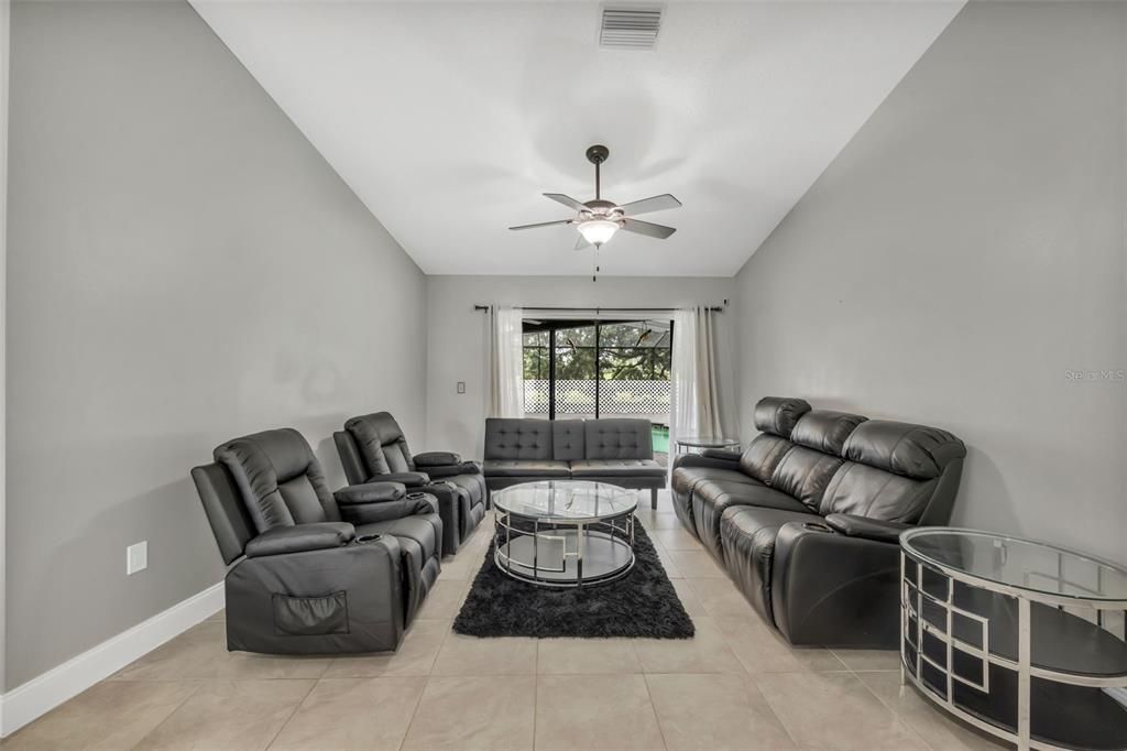 Active With Contract: $3,500 (4 beds, 3 baths, 1944 Square Feet)