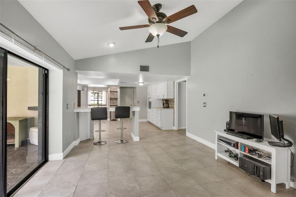 Active With Contract: $3,500 (4 beds, 3 baths, 1944 Square Feet)