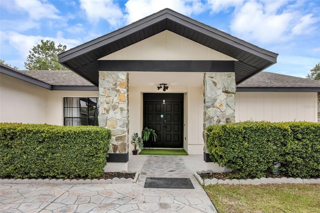 Active With Contract: $3,500 (4 beds, 3 baths, 1944 Square Feet)