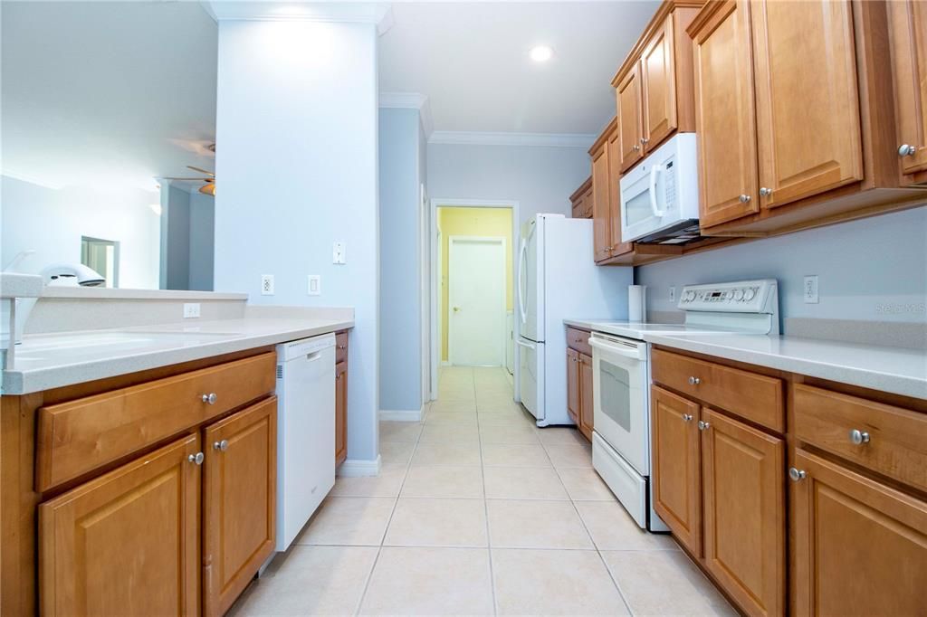 For Rent: $2,950 (3 beds, 2 baths, 1900 Square Feet)