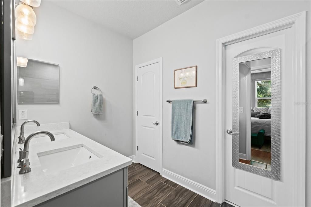 Active With Contract: $529,900 (2 beds, 2 baths, 1410 Square Feet)