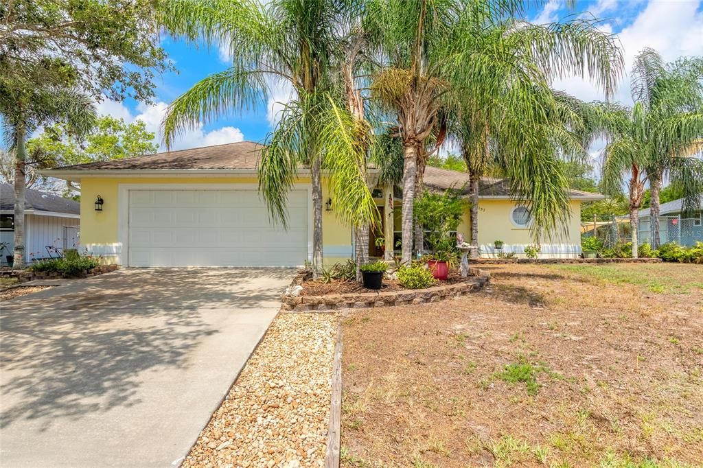 Active With Contract: $429,000 (4 beds, 2 baths, 1772 Square Feet)