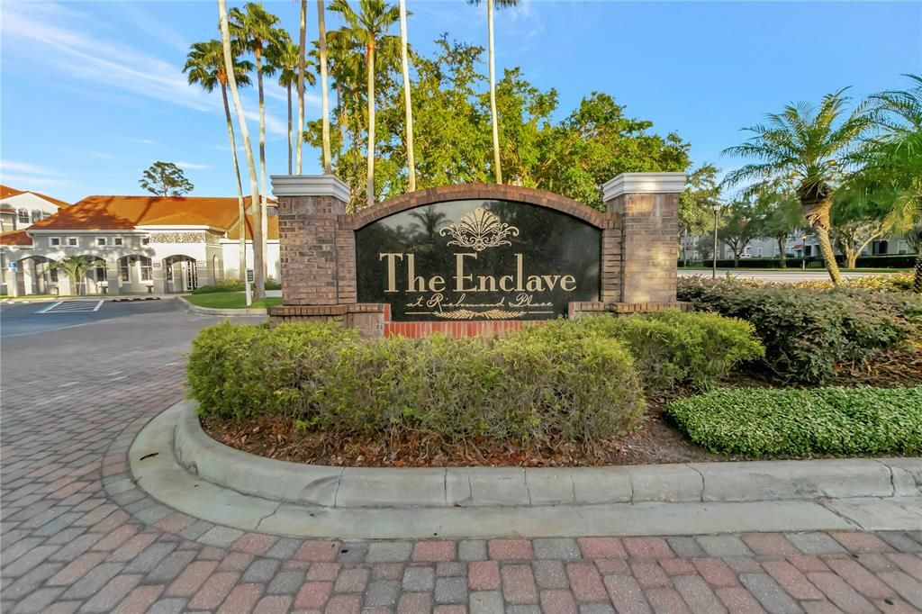 Active With Contract: $1,475 (2 beds, 1 baths, 939 Square Feet)