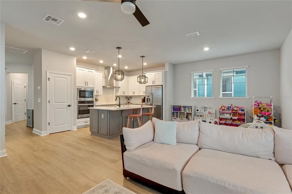 Active With Contract: $549,000 (3 beds, 2 baths, 1589 Square Feet)