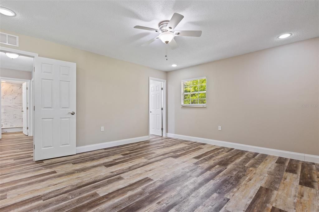 Active With Contract: $219,900 (3 beds, 2 baths, 1506 Square Feet)