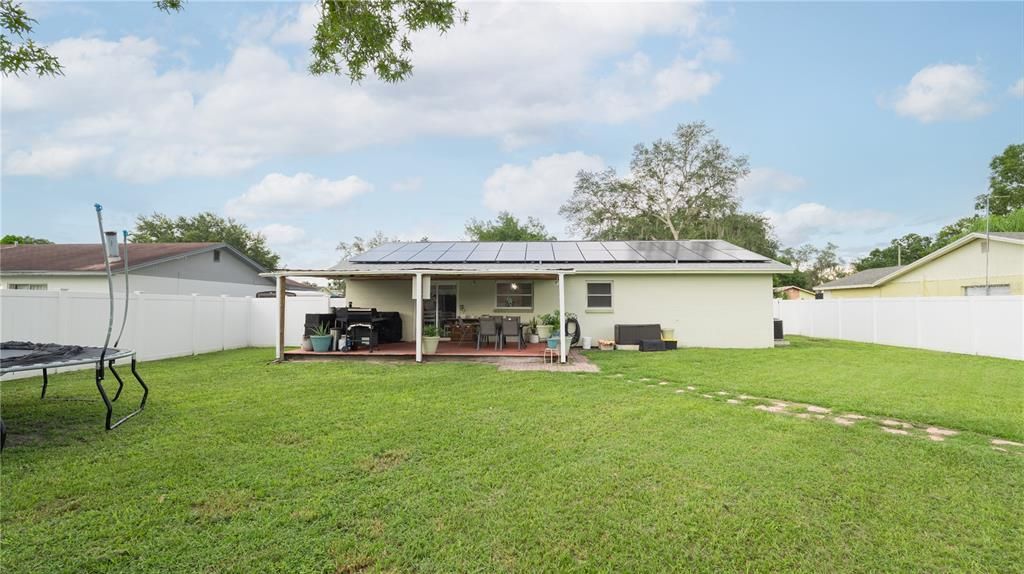 For Sale: $298,000 (3 beds, 2 baths, 1355 Square Feet)