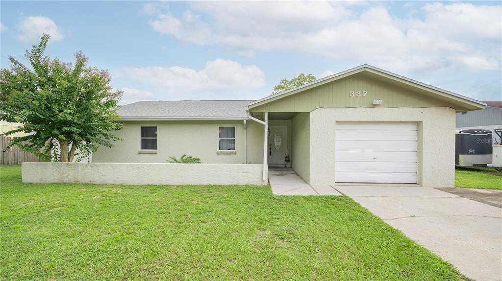 For Sale: $298,000 (3 beds, 2 baths, 1355 Square Feet)