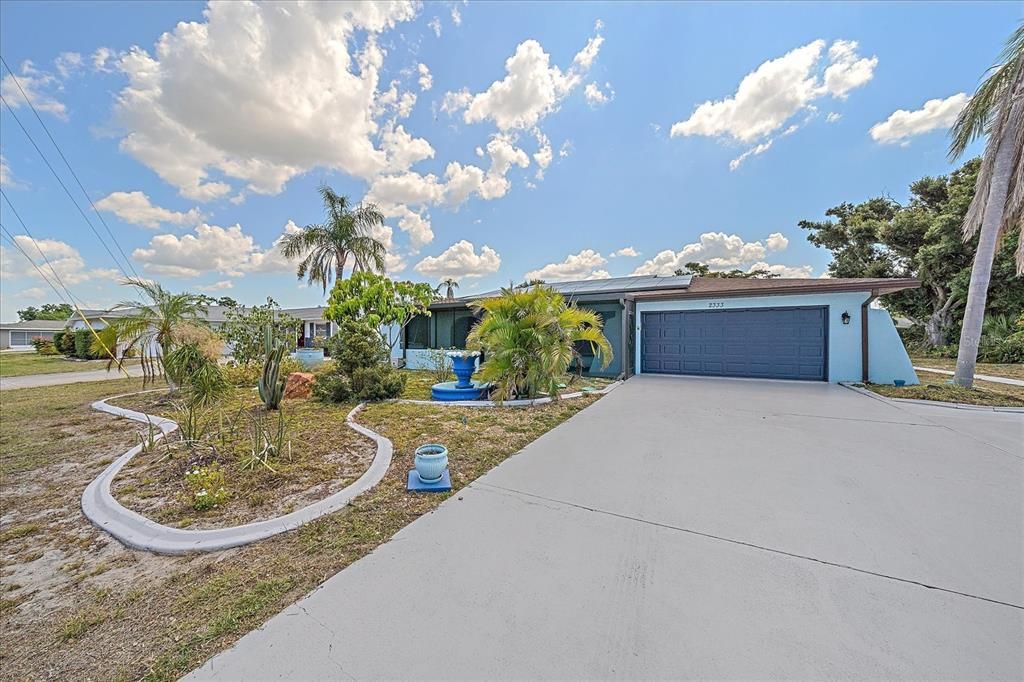 Active With Contract: $475,000 (5 beds, 3 baths, 2324 Square Feet)