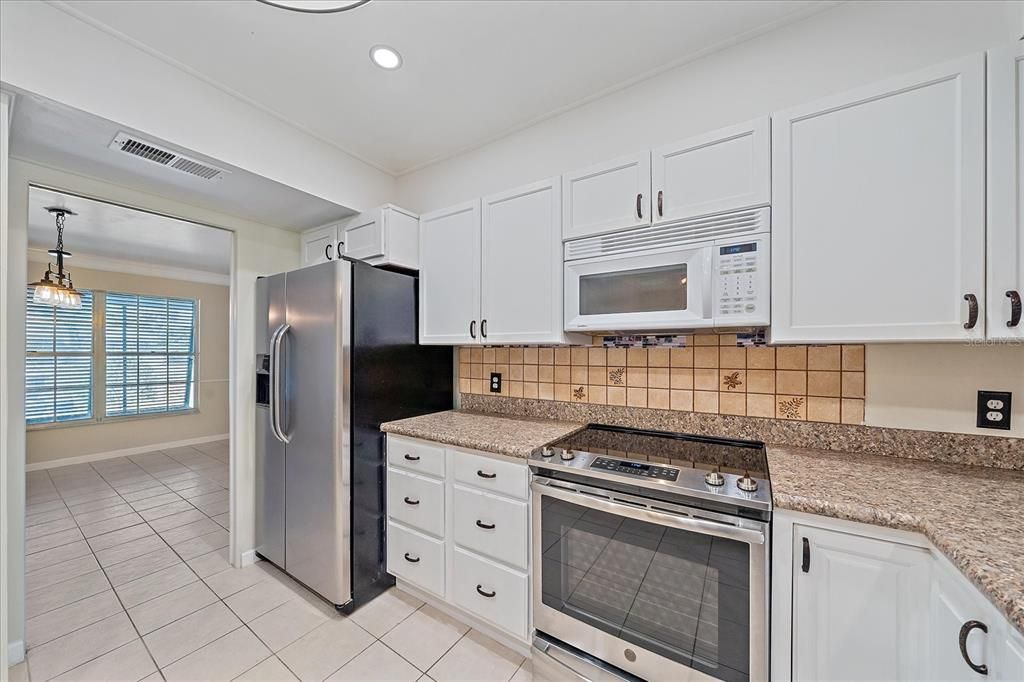 Active With Contract: $475,000 (5 beds, 3 baths, 2324 Square Feet)