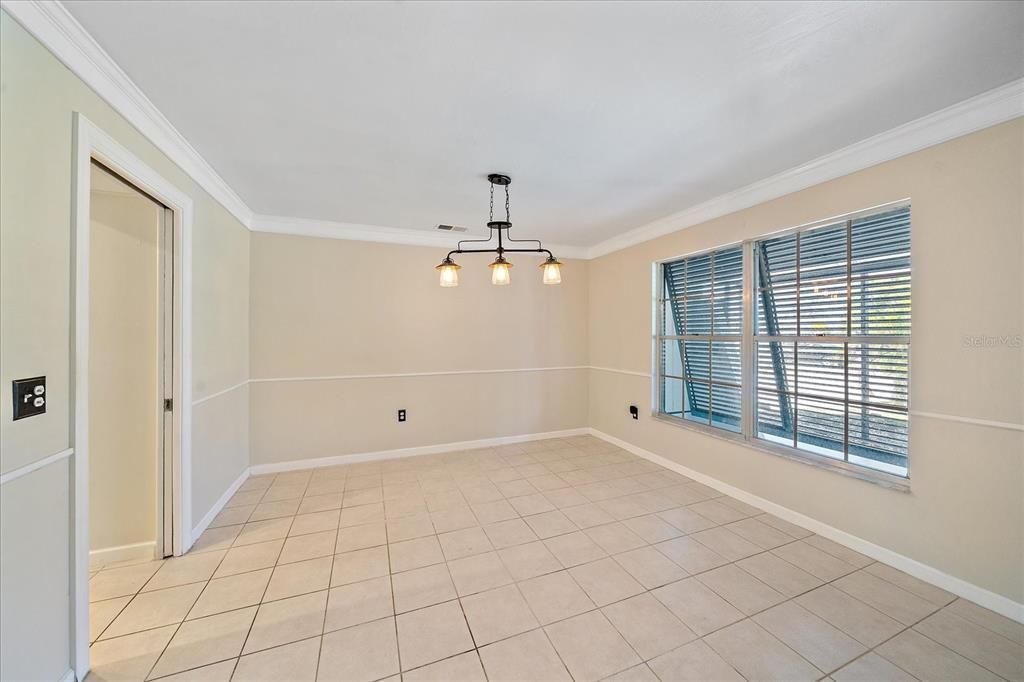 Active With Contract: $475,000 (5 beds, 3 baths, 2324 Square Feet)