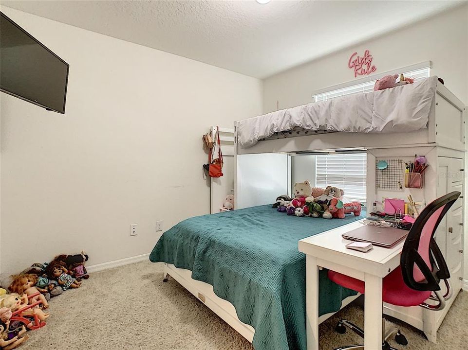 Active With Contract: $2,450 (3 beds, 2 baths, 1673 Square Feet)