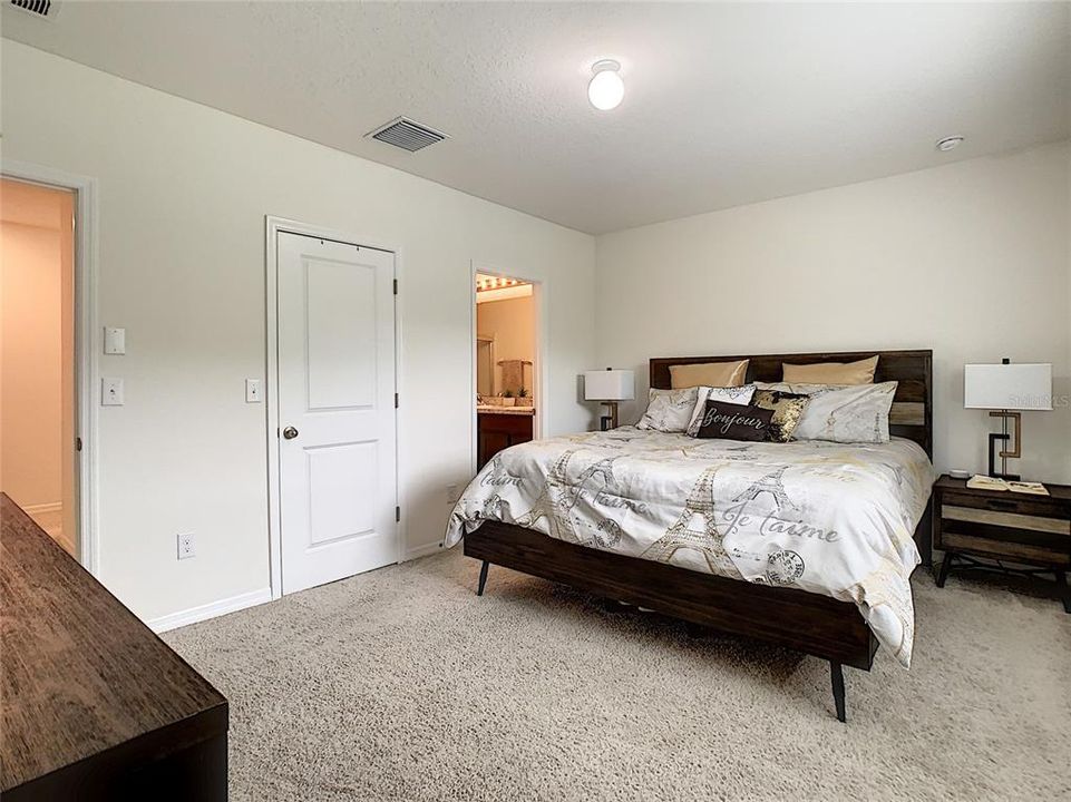 Active With Contract: $2,450 (3 beds, 2 baths, 1673 Square Feet)