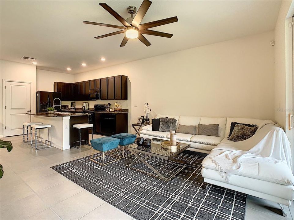 Active With Contract: $2,450 (3 beds, 2 baths, 1673 Square Feet)